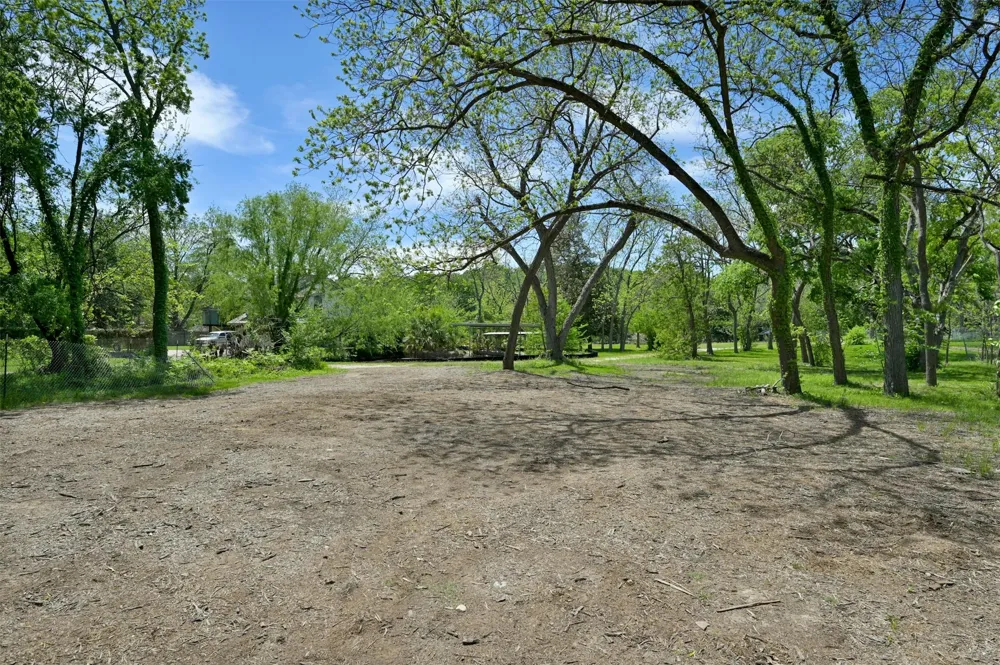 1717 Channel Road Austin, TX 78746