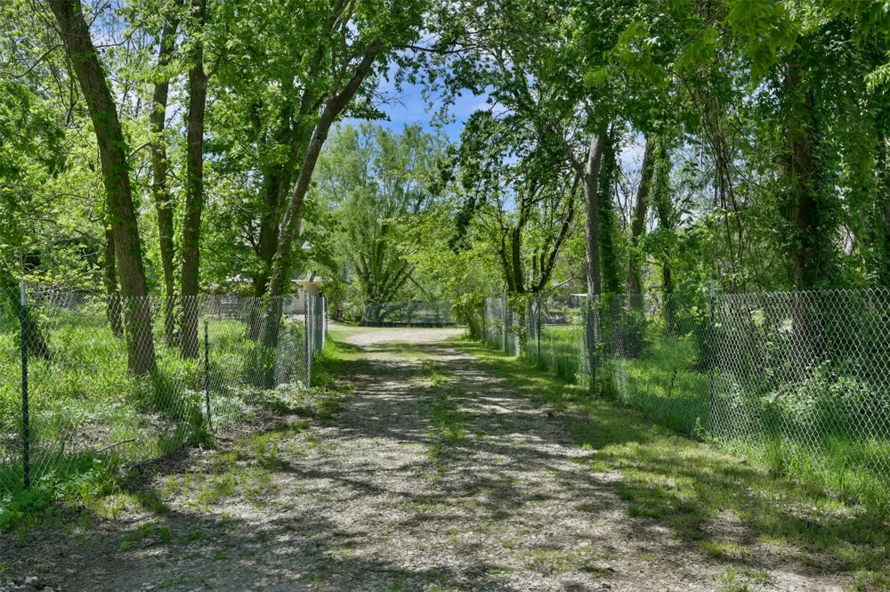 1717 Channel Road Austin, TX 78746