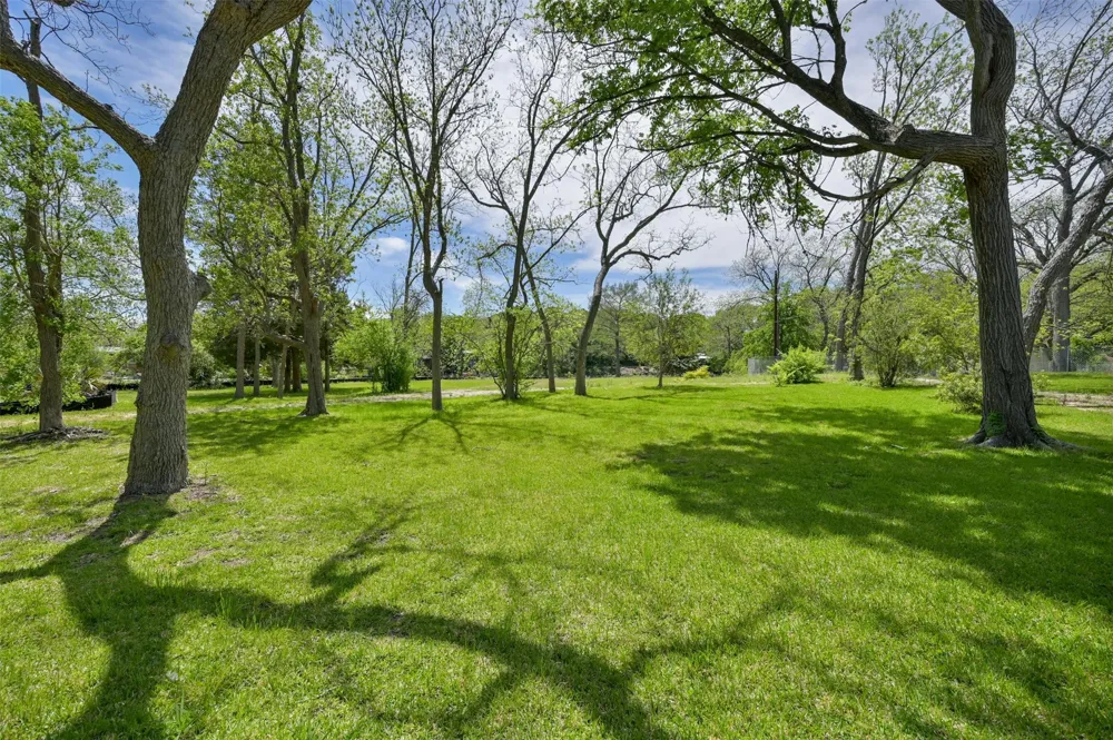 1717 Channel Road Austin, TX 78746