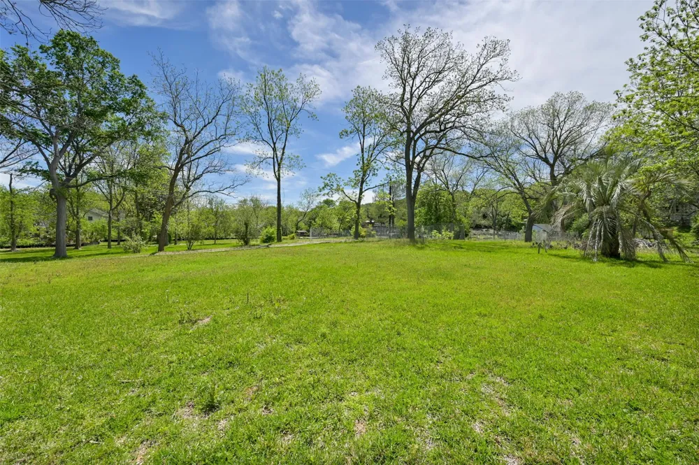 1717 Channel Road Austin, TX 78746