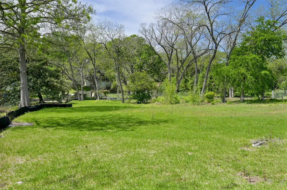 1717 Channel Road Austin, TX 78746
