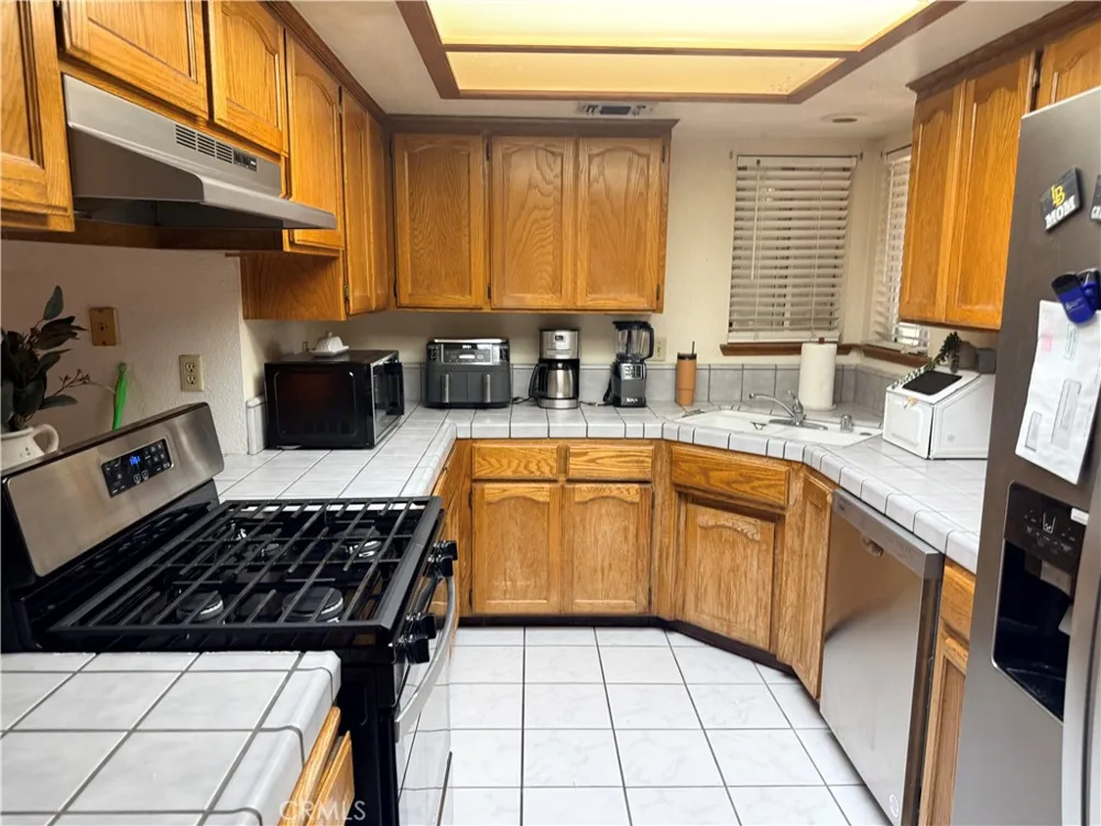 851 Crenshaw Visalia, CA 93291