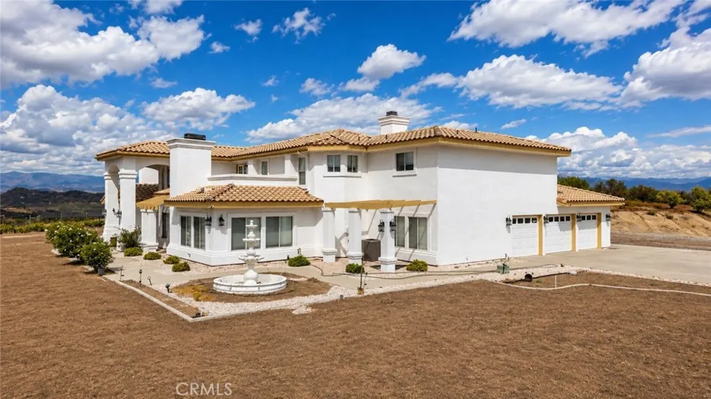 31900 Via Del Senor Homeland, CA 92548