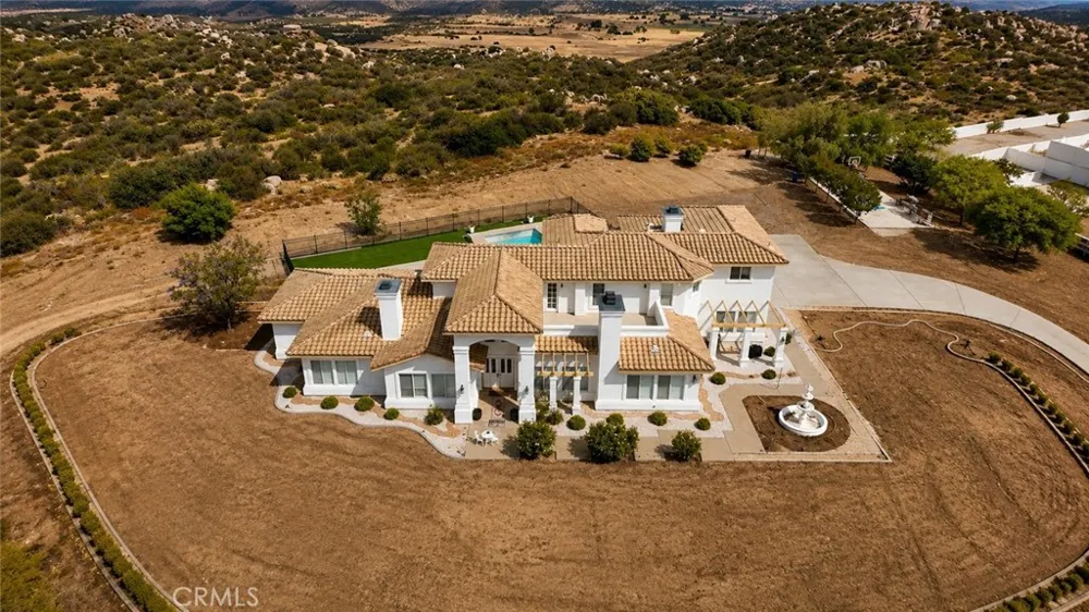 31900 Via Del Senor Homeland, CA 92548