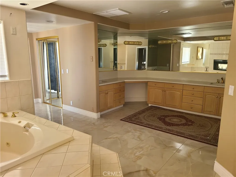 31900 Via Del Senor Homeland, CA 92548