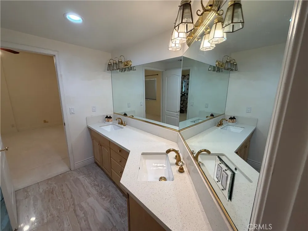 31900 Via Del Senor Homeland, CA 92548