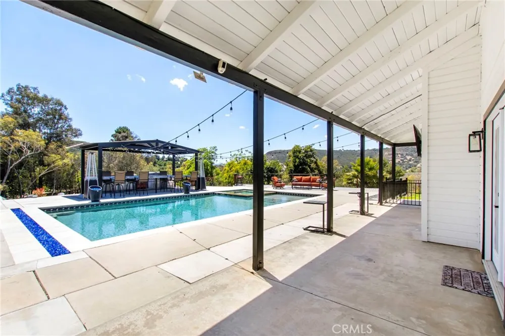 42525 Calle Capistrano Temecula, CA 92590