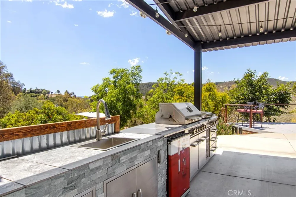 42525 Calle Capistrano Temecula, CA 92590
