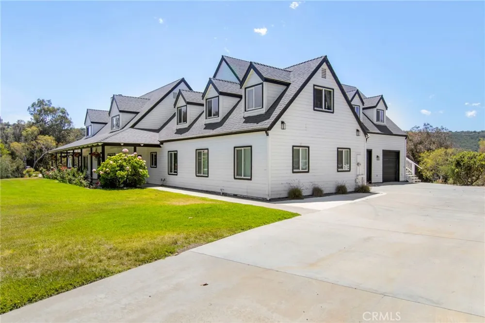 42525 Calle Capistrano Temecula, CA 92590