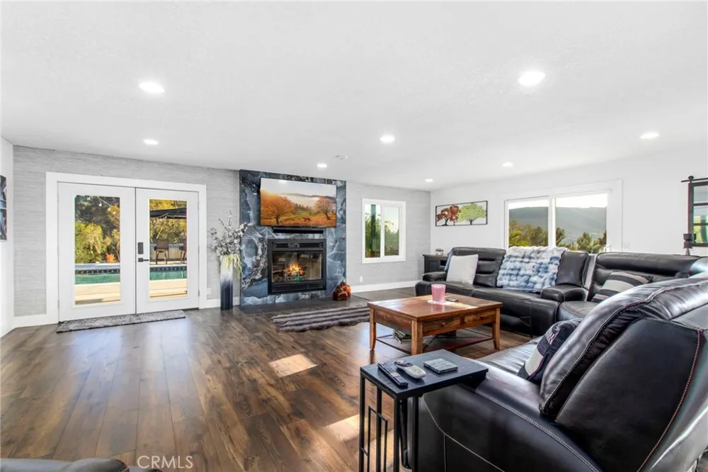42525 Calle Capistrano Temecula, CA 92590