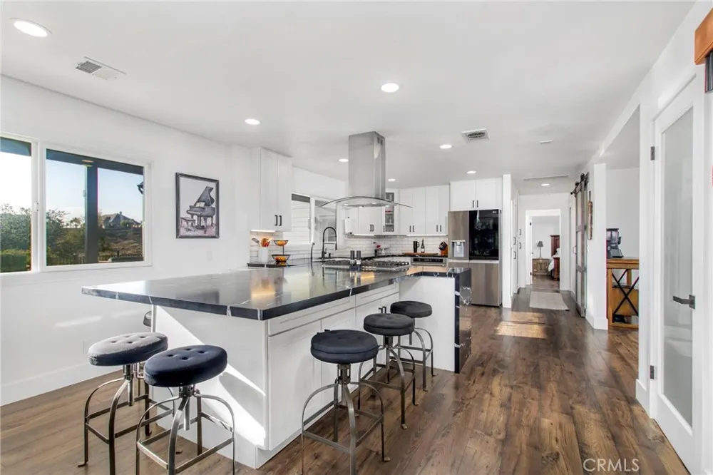 42525 Calle Capistrano Temecula, CA 92590
