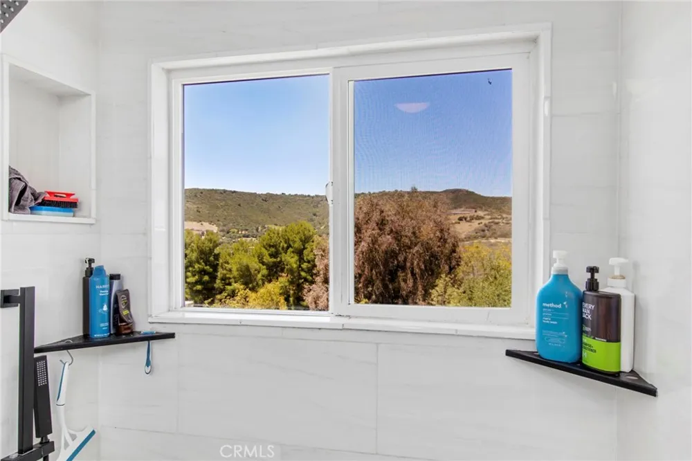 42525 Calle Capistrano Temecula, CA 92590