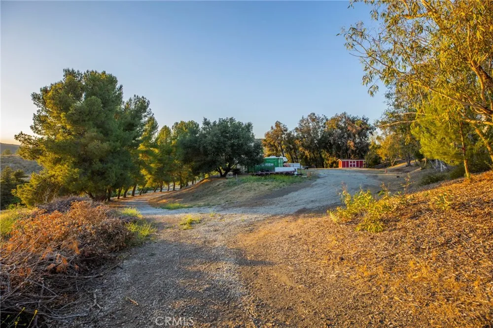 42525 Calle Capistrano Temecula, CA 92590