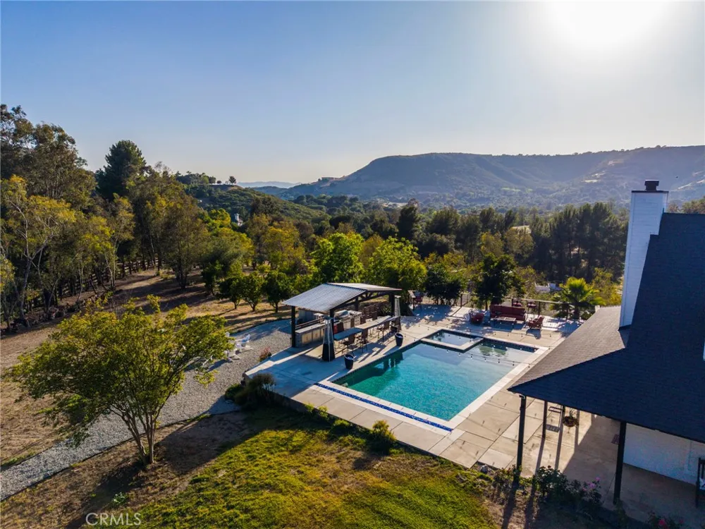 42525 Calle Capistrano Temecula, CA 92590