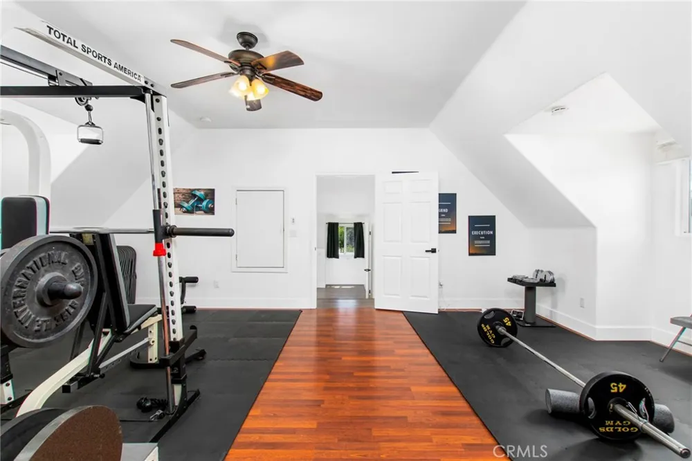 42525 Calle Capistrano Temecula, CA 92590