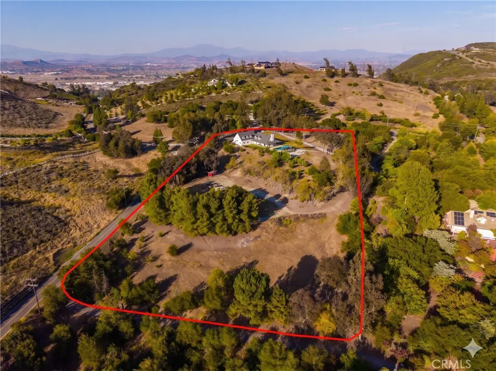42525 Calle Capistrano Temecula, CA 92590