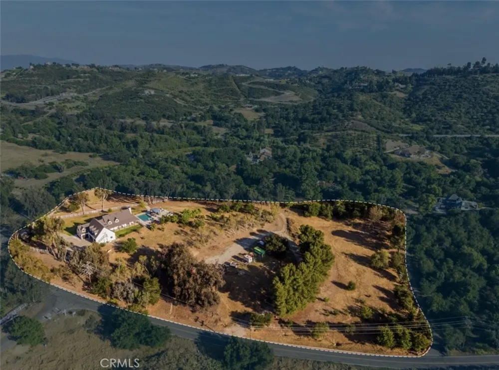 42525 Calle Capistrano Temecula, CA 92590