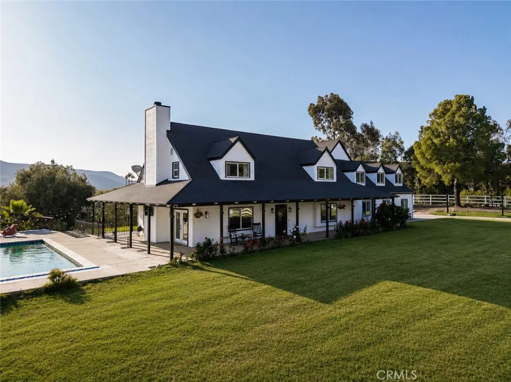 42525 Calle Capistrano Temecula, CA 92590