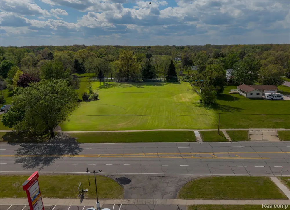 9282 Wayne Road Romulus City, MI 48174