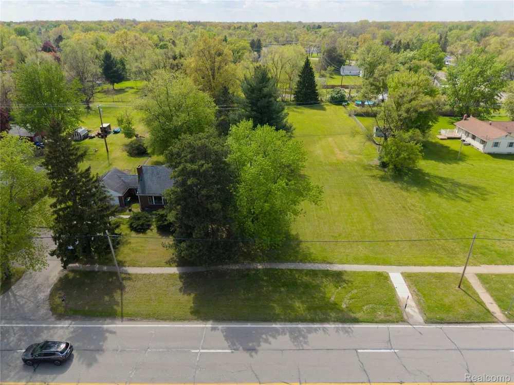 9282 Wayne Road Romulus City, MI 48174