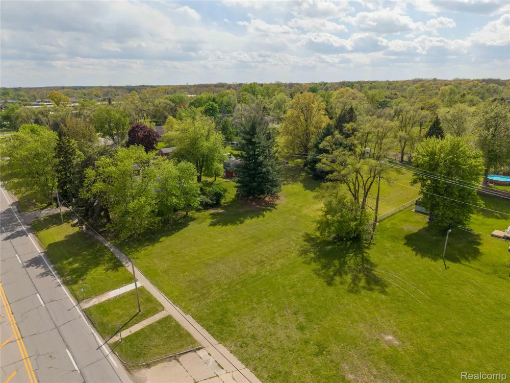 9282 Wayne Road Romulus City, MI 48174