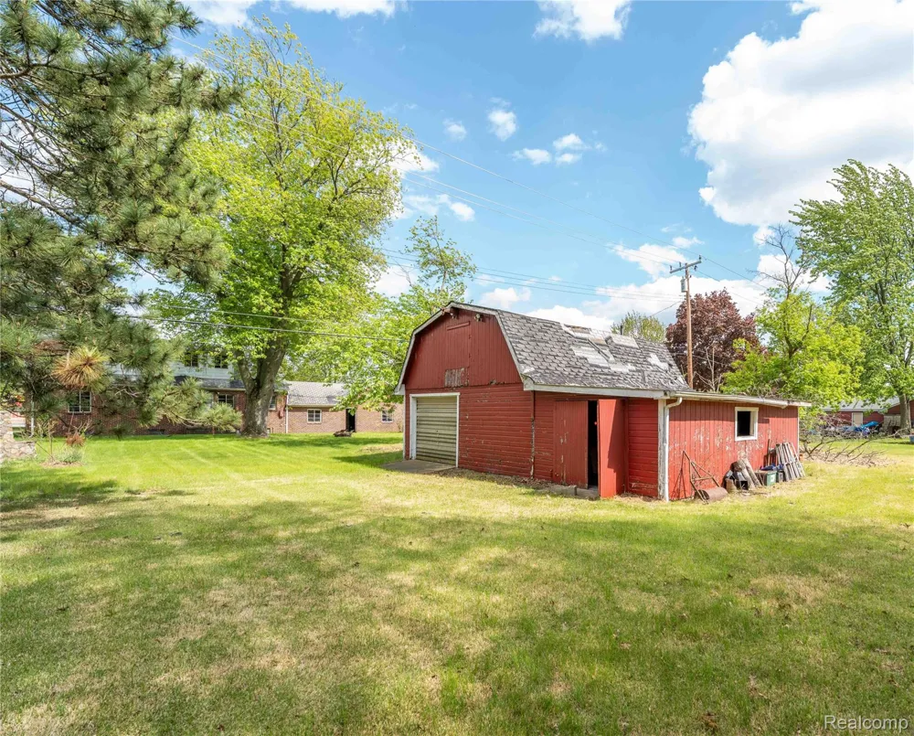 9282 Wayne Road Romulus City, MI 48174