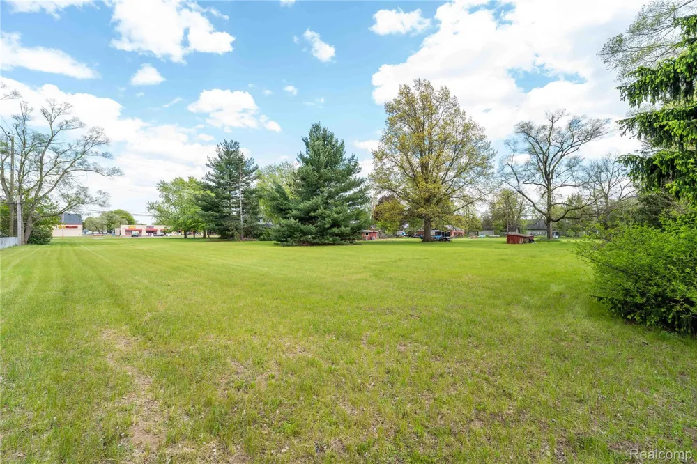 9282 Wayne Road Romulus City, MI 48174