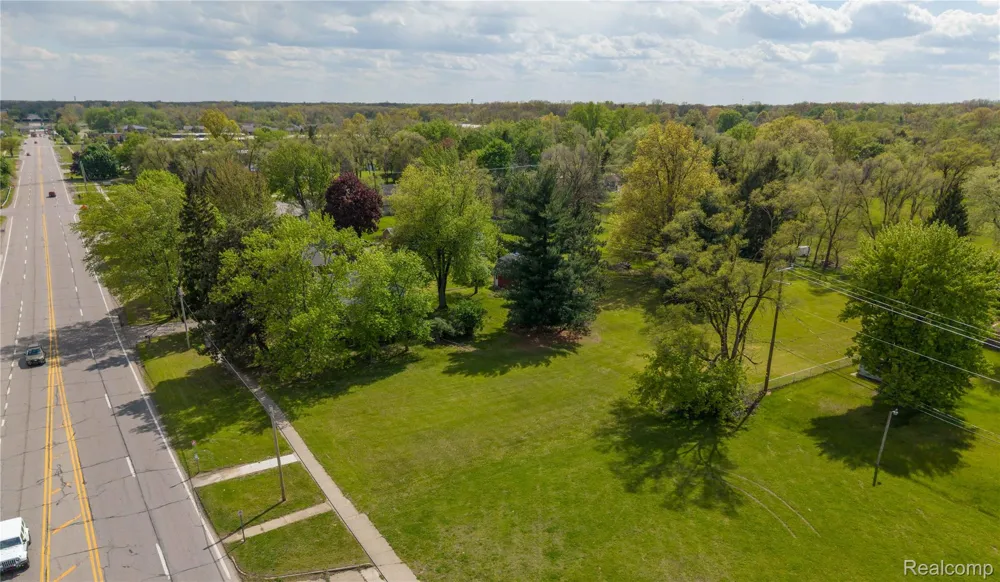 9282 Wayne Road Romulus City, MI 48174