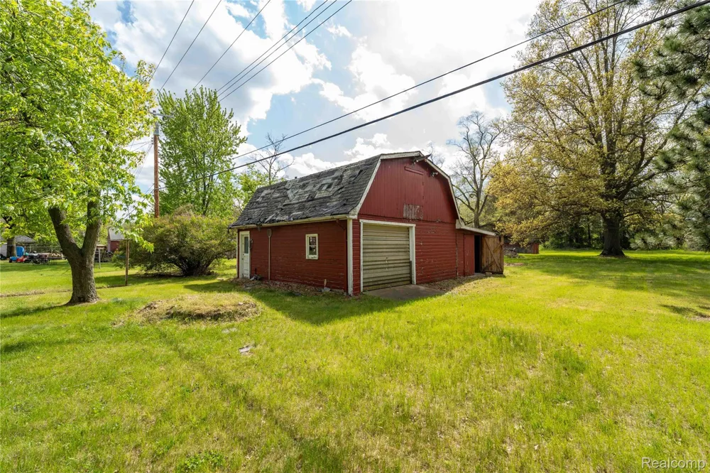 9282 Wayne Road Romulus City, MI 48174