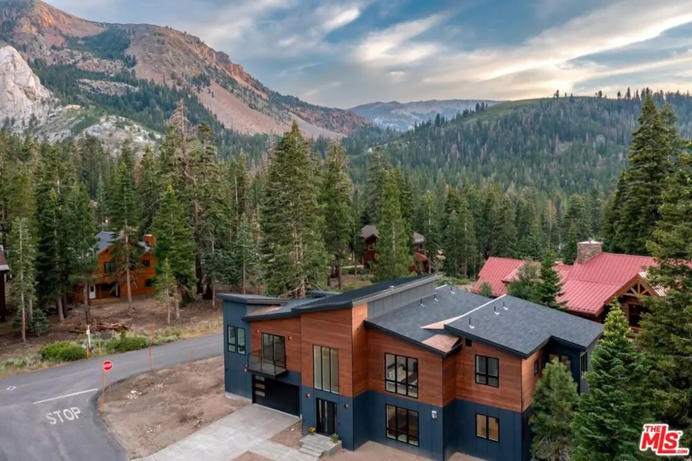 380 Pine Street Mammoth Lakes, CA 93546