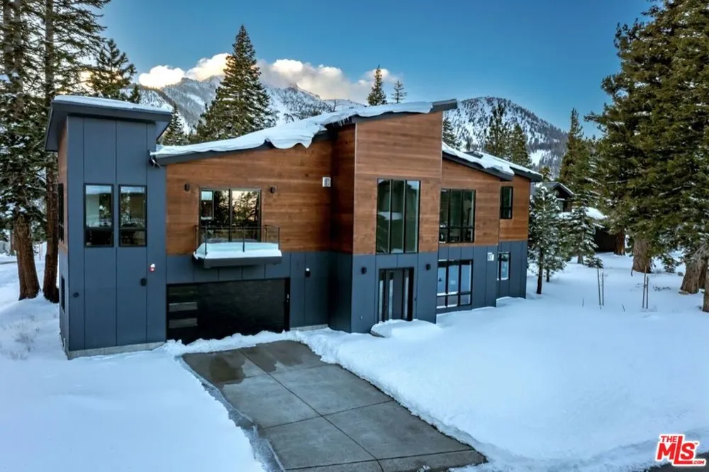 380 Pine Street Mammoth Lakes, CA 93546