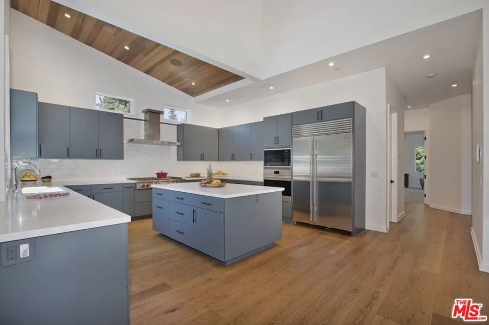 380 Pine Street Mammoth Lakes, CA 93546