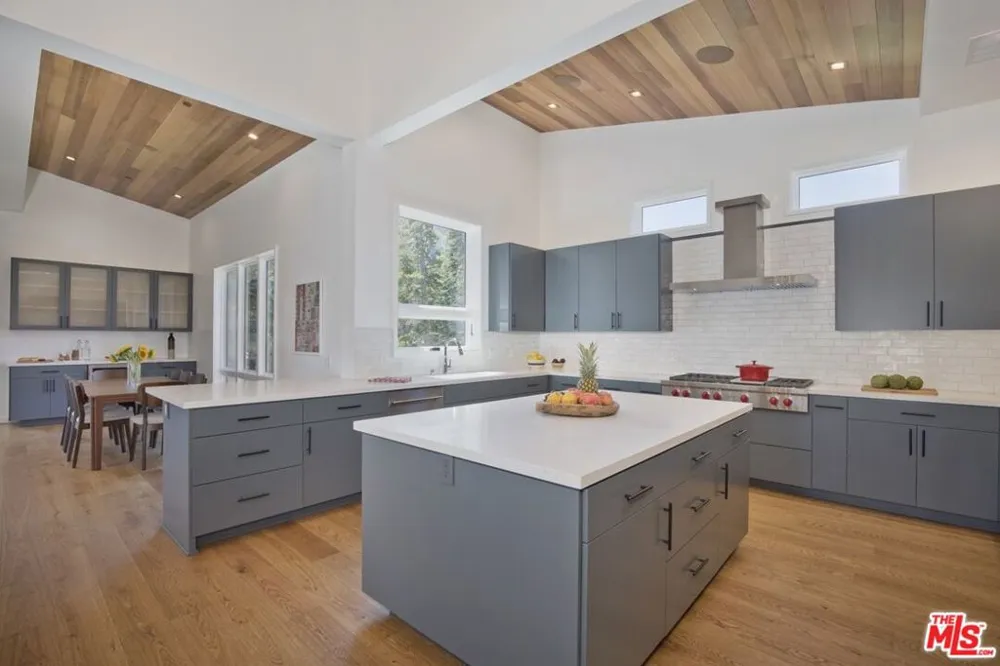 380 Pine Street Mammoth Lakes, CA 93546