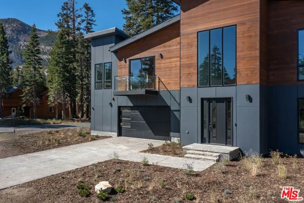 380 Pine Street Mammoth Lakes, CA 93546