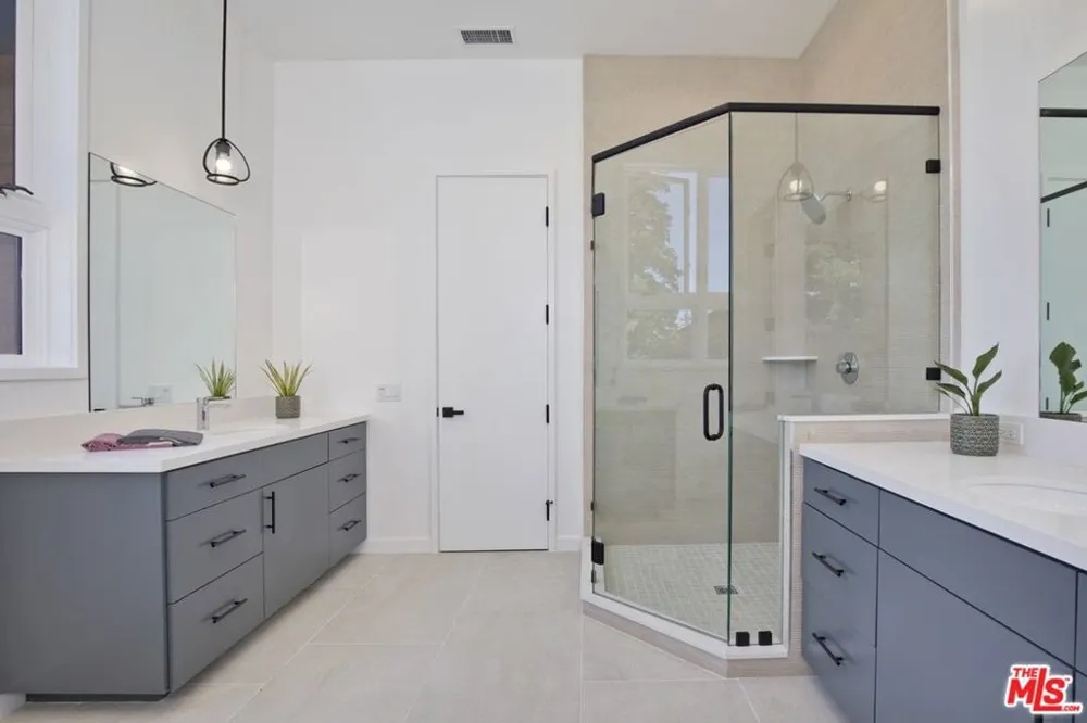 380 Pine Street Mammoth Lakes, CA 93546