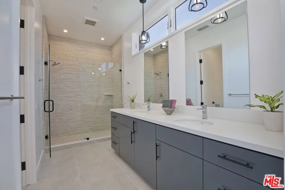 380 Pine Street Mammoth Lakes, CA 93546