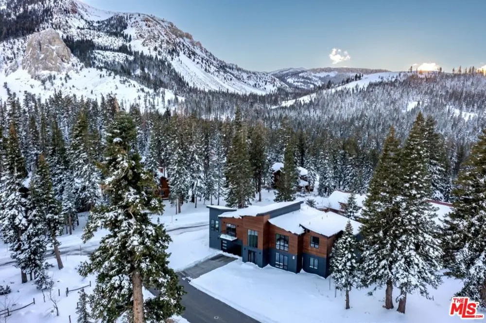 380 Pine Street Mammoth Lakes, CA 93546