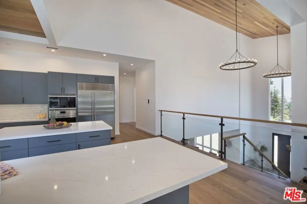 380 Pine Street Mammoth Lakes, CA 93546