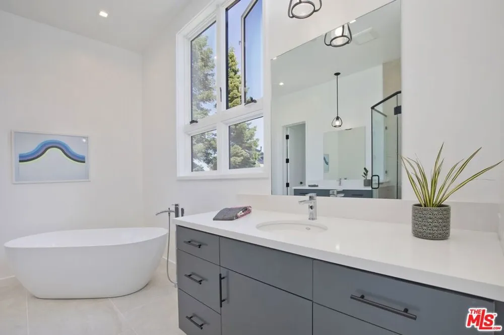 380 Pine Street Mammoth Lakes, CA 93546