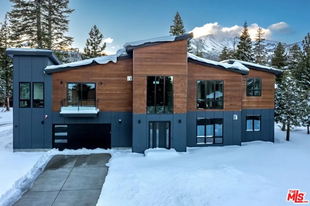 380 Pine Street Mammoth Lakes, CA 93546