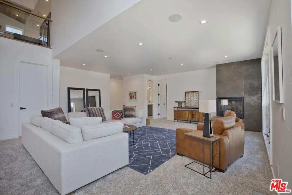 380 Pine Street Mammoth Lakes, CA 93546