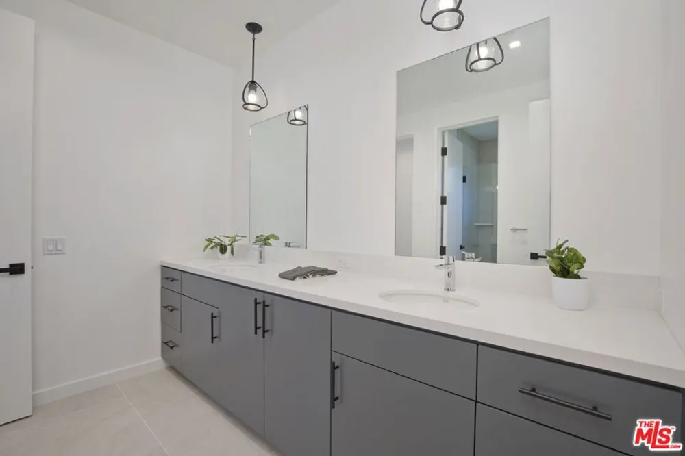 380 Pine Street Mammoth Lakes, CA 93546