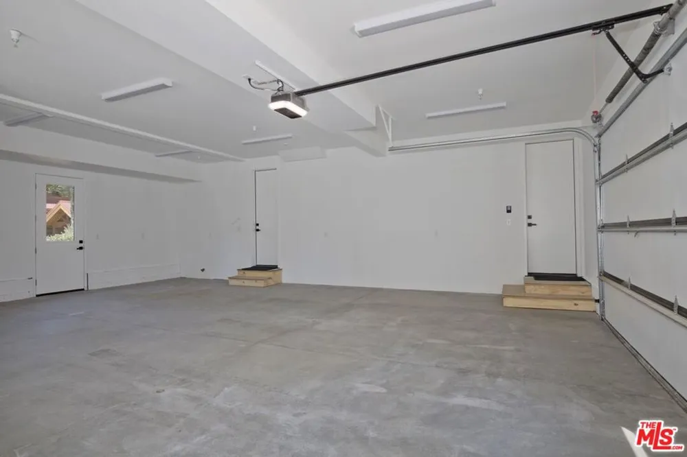 380 Pine Street Mammoth Lakes, CA 93546