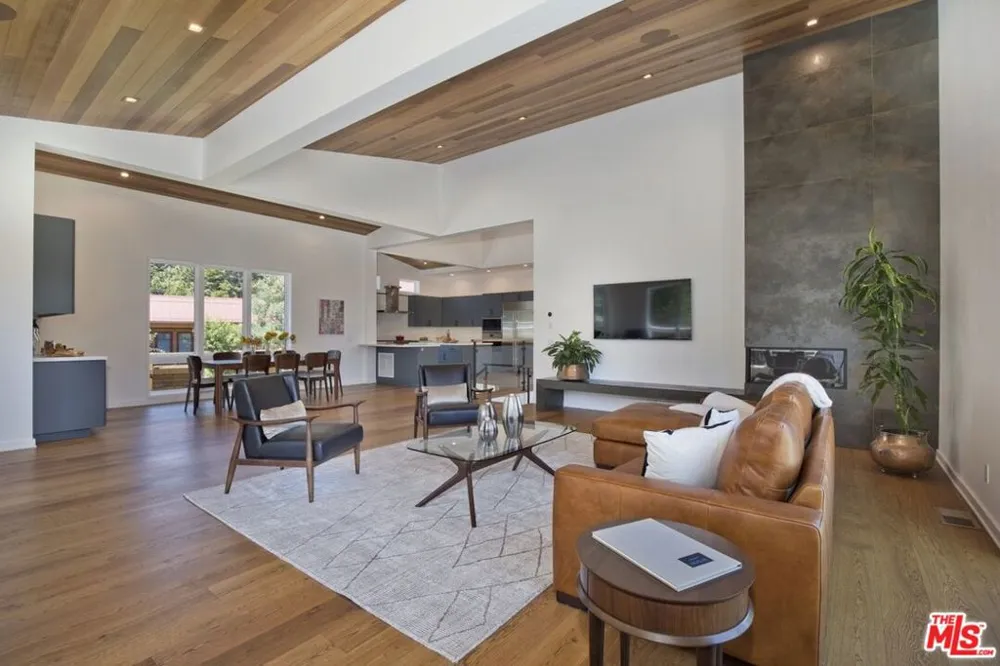 380 Pine Street Mammoth Lakes, CA 93546