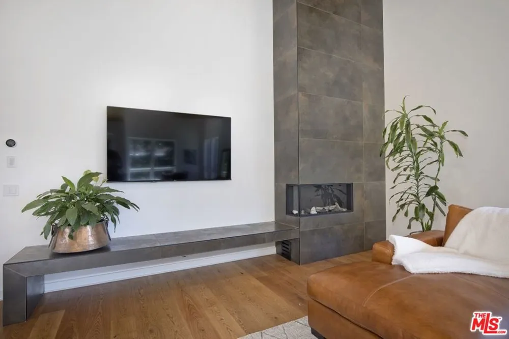 380 Pine Street Mammoth Lakes, CA 93546