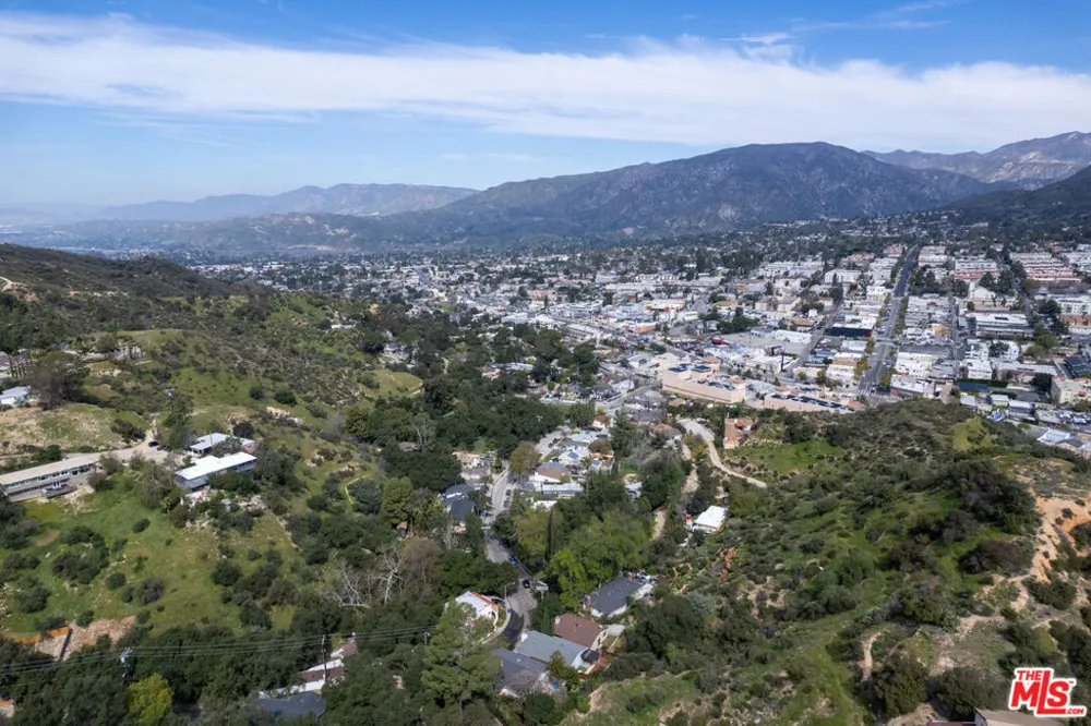 9631 Oak Bend Dr Tujunga, CA 91042
