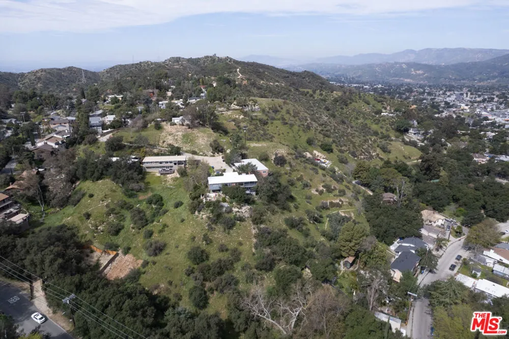 9631 Oak Bend Road Tujunga, CA 91402