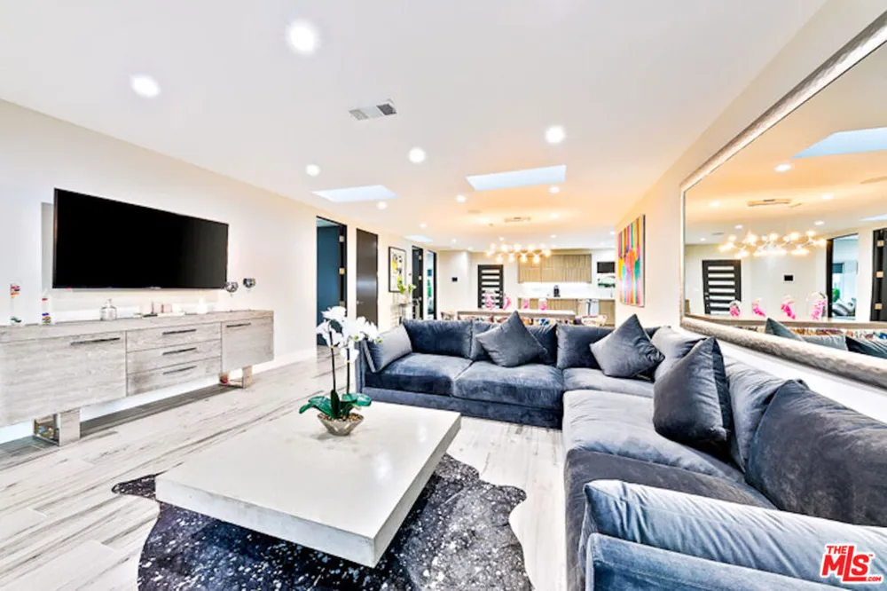 1741 Stearns Drive Los Angeles, CA 90035