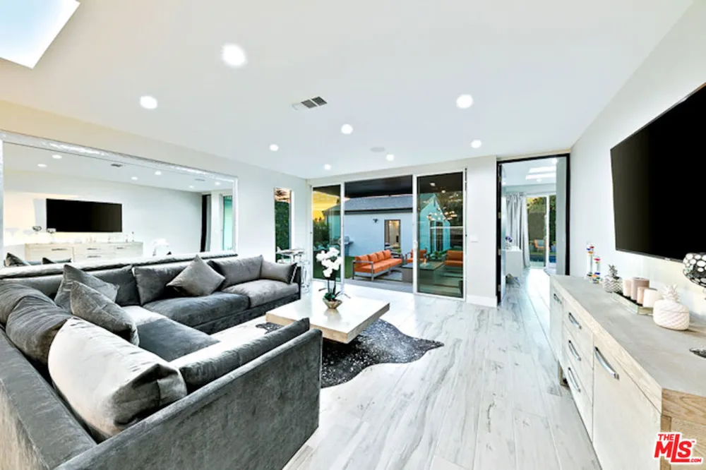 1741 Stearns Drive Los Angeles, CA 90035