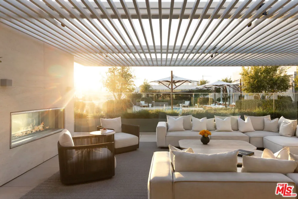 9200 Wilshire Boulevard #PH1E Beverly Hills, CA 90212